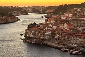 Images Dated 27th July 2015: General view of Douro river and city of Oporto al sunset. Porto (Oporto), Portugal