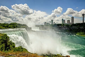 Images Dated 12th August 2015: A general view of Niagara Falls area, from the US side