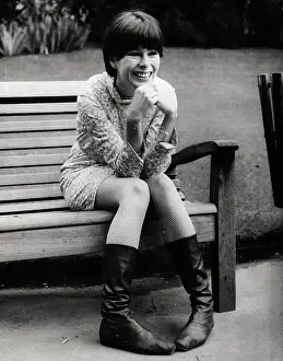 Miniskirt Prints: Geraldine Chaplain In Park