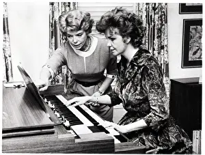 Organist Prints: Geraldine Page Learns the Organ