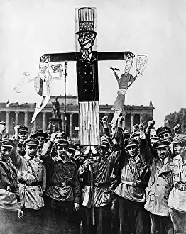 Protester Prints: German Workers Carry Uncle Sam