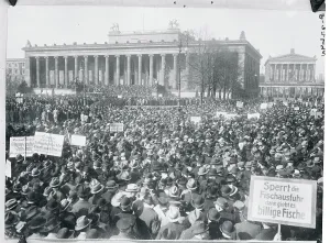 Lustgarten Prints: Germans Protesting Exportation of Foods