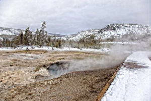 Images Dated 26th December 2010: Geyser, Yellowstone National Park