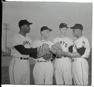 Phoenix Prints: Giant Teammates Standing with Gloves
