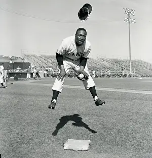 Outfielder Prints: Giants Henry Thompson in Midair