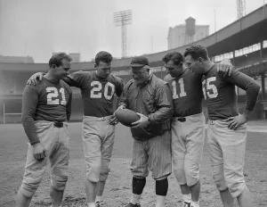 Chicago Bears Prints: Giants Teammates and Coach Posing on Field