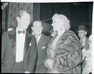 Gilda Gray Speaking to Joe Brown