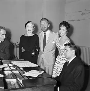 Gina Lollobrigida, Douglas, Dietrich