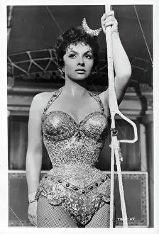 Lac0036 Prints: Gina Lollobrigida In Trapeze