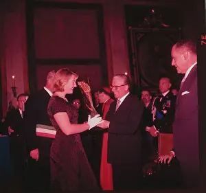 Giovanni Gronchi Presenting Award to Lorraine Crapp
