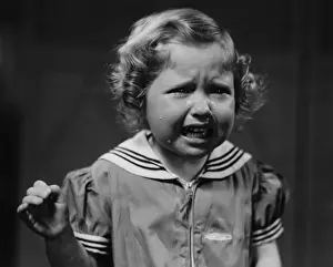 Girl (4-5) crying, (B&W)