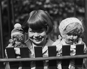 Images Dated 28th November 2007: Girl With Dolls