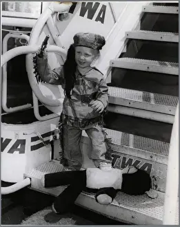 Gangway Prints: Girl Dressed as Davy Crockett