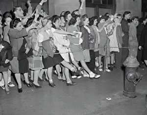 Girls Cheering For Frank Sinatra