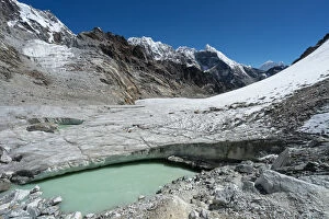 Images Dated 8th October 2015: Glacier at Chola pass, Everest region