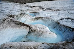Piriya Wongkongkathep (Pete) Landscape Photography Collection: Glacier creek