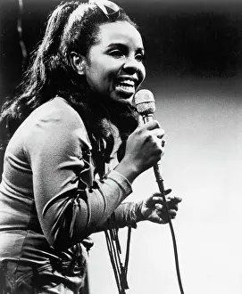 Gladys Knight Performing