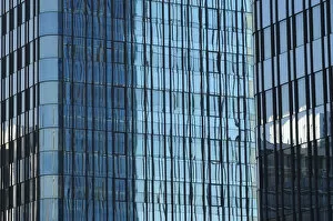 Images Dated 20th March 2012: Glass facade of an office building in Frankfurt am Main, Hesse, Germany, Europe