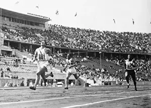 Glenn Morris Wins Decathlon Dash