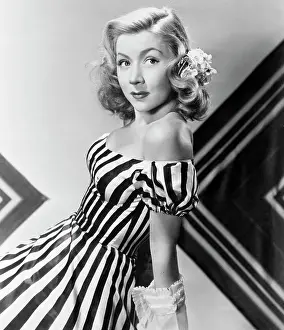 Gloria Grahame, Posing