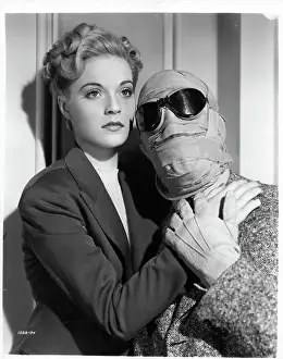Gloria Stuart And Claude Rain In The Invisible Man