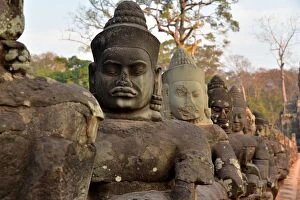 Images Dated 7th January 2016: Gods statues alignment Southgate Angkor Siem Reap Cambodia