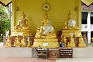 Images Dated 22nd December 2015: Gold buddha at Wat Phuthawanaram temple Champassak Lao