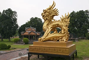 Images Dated 16th October 2015: Golden Dragon statue in the Hue Citadel