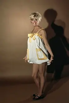 Huty33947 Prints: Goldie Hawn, American Actress