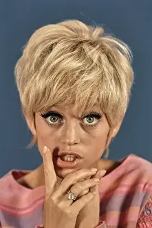 Huty33947 Prints: Goldie Hawn, American Actress