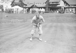 Putting Prints: Golfer Putting in Awkward Stance