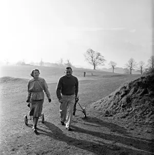 Golf Prints: Golfing Couple