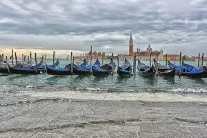 Images Dated 10th November 2014: Gondolas on flooded waterfront, Venice