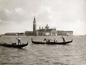 Gondolieri and San Giorgio Maggiore