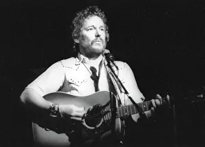 Gordon Lightfoot Performing