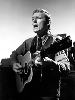 Gordon Lightfoot Performing