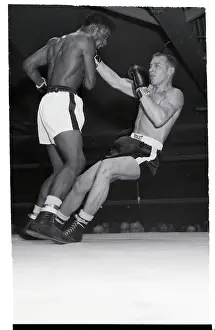 Gordon Wallace Falls Before Floyd Patterson