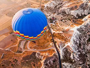 Images Dated 6th August 2012: Goreme Flying