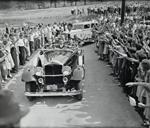 Atlanta Prints: Governor Roosevelt Waving His Hat from Car