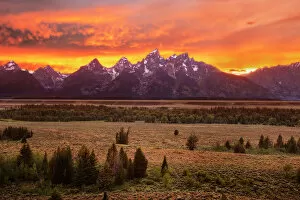 Images Dated 4th July 2013: Grand Teton viewpoint sunset