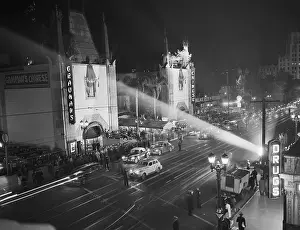 Graumans Chinese Theater Prints: Grauman's Chinese Theater