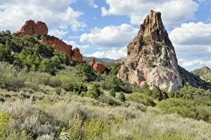 Gray Rock or Cathedral Rock, Garden of the Gods, red sandstone rocks, Colorado Springs, Colorado, USA