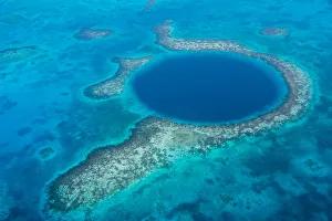 Images Dated 15th May 2012: Great Blue Hole, Belize