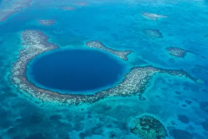 Images Dated 15th May 2012: Great Blue Hole, Belize