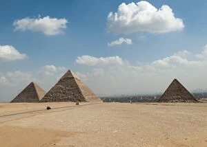 Images Dated 5th March 2016: The three great Pyramids of Giza viewed from the edge of the plateau, Egypt