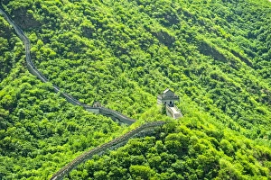Images Dated 9th June 2012: Great Wall of China on hillside, Beijing, Hebei Province, China