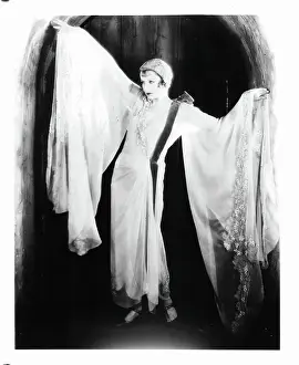 Lac0041 Prints: Greta Garbo In The Temptress