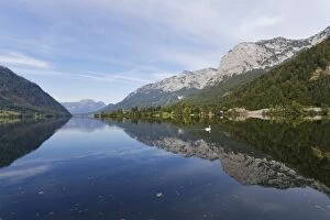Images Dated 18th September 2014: Grundlsee Lake with Mt Backenstein, Ausseerland region, Salzkammergut, Styria, Austria