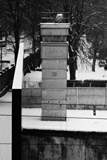 Berlin Wall (Antifascistischer Schutzwall) Collection: Guard Tower, along the Berlin Wall, in Black and White, Berlin, Germany