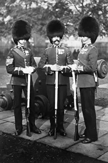 Dress Uniform Prints: Guards with Rifles in London